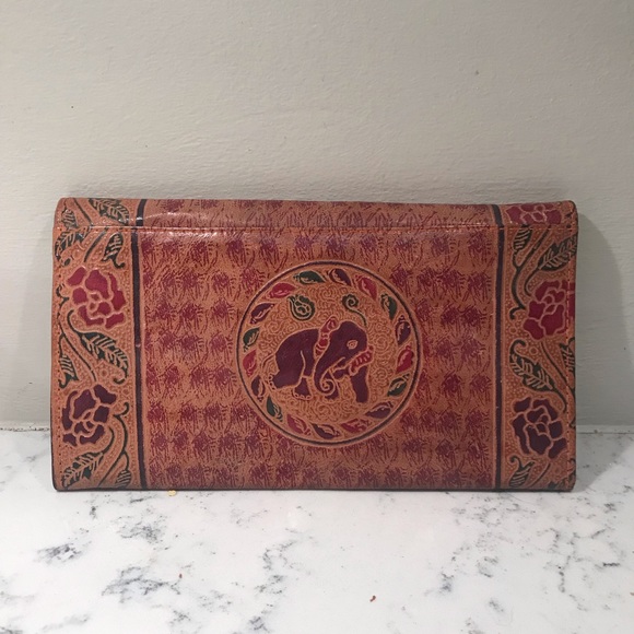 Decorative clutch with elephant pattern - Picture 3 of 7